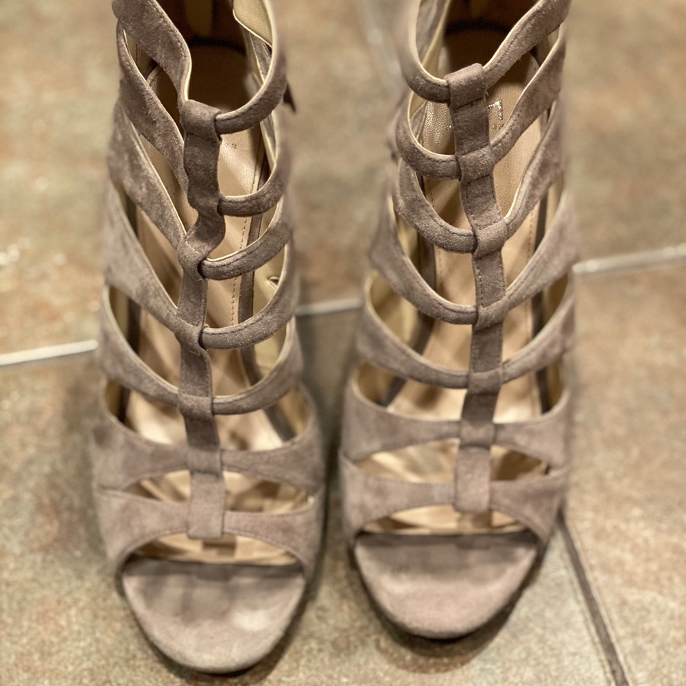 Shoes - Picture 3 of 5